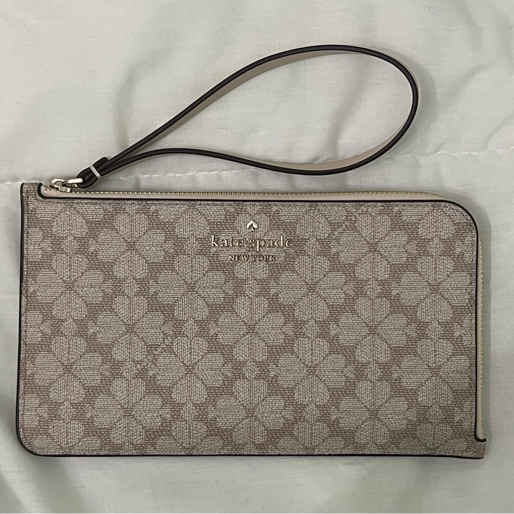 Kate Spade Beige and Cream Wristlet